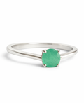 Minimal esmeralda anillo