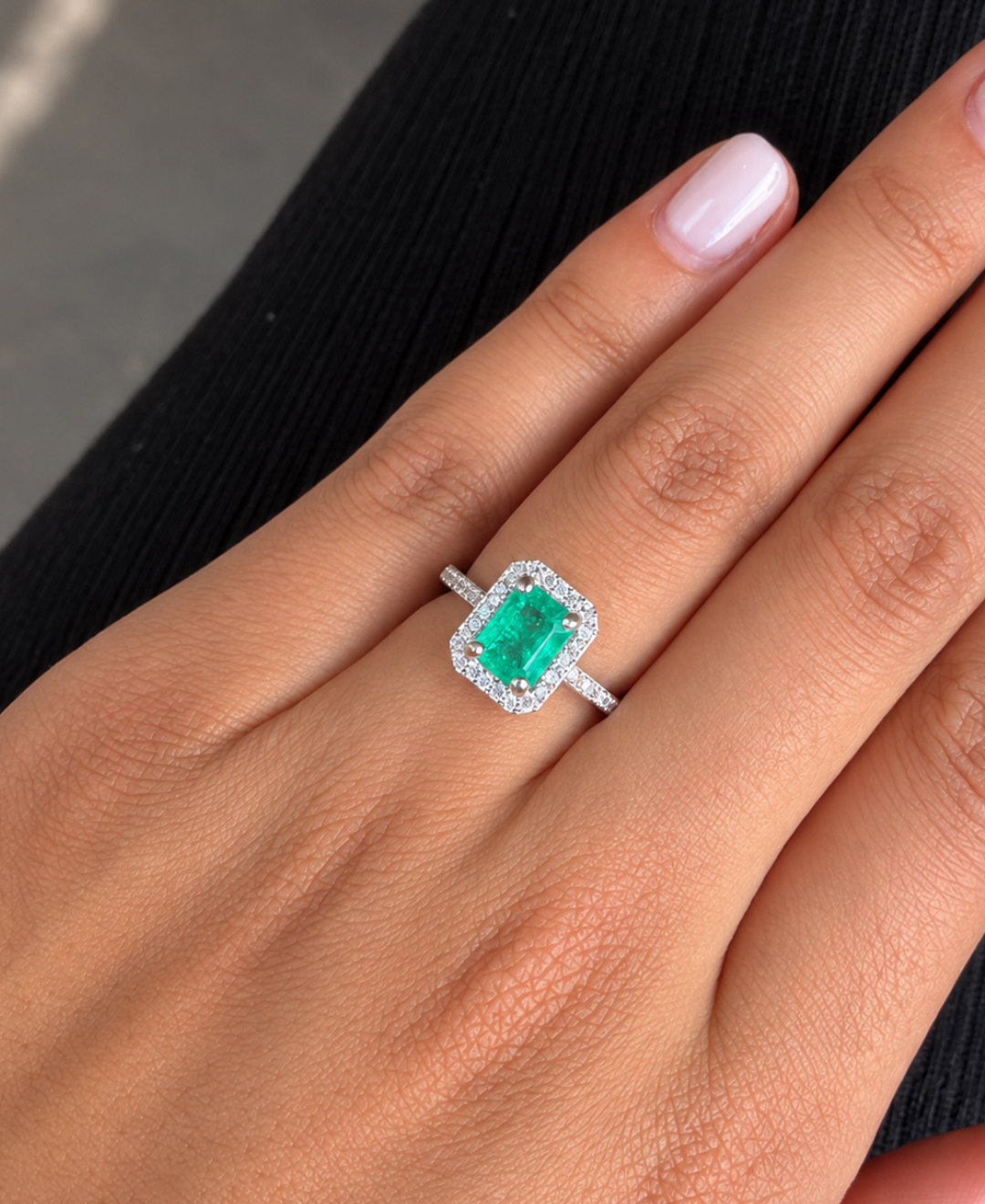 Premium esmeralda anillo
